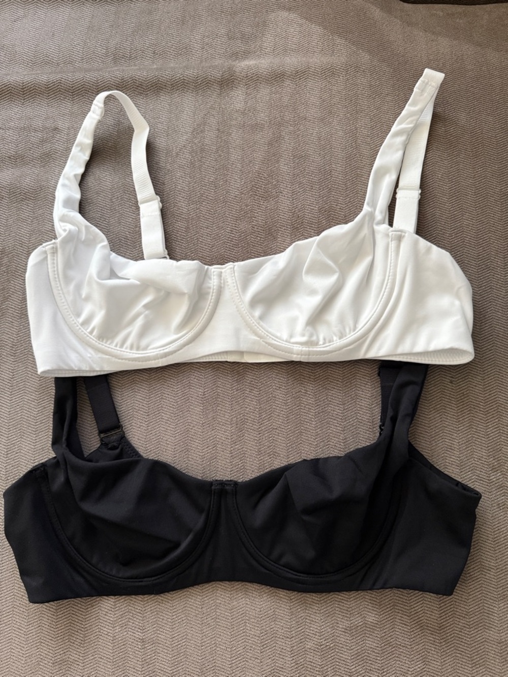 2 Everyday Underwire Bra - White and Black - NEW!